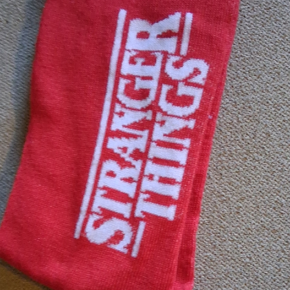Stranger Things Red Graphic Socks - Picture 5 of 8